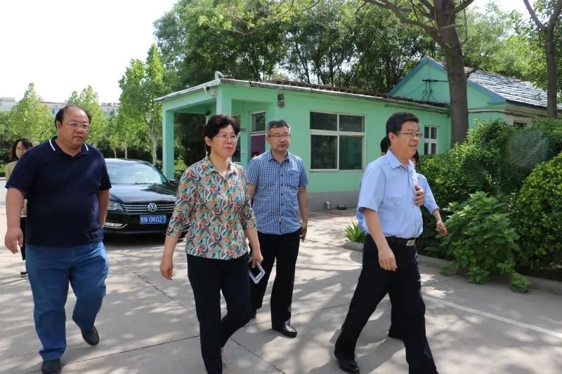 德城区委副书记张志芳莅临精东影业传媒APPV16颜料进行科技调研工作