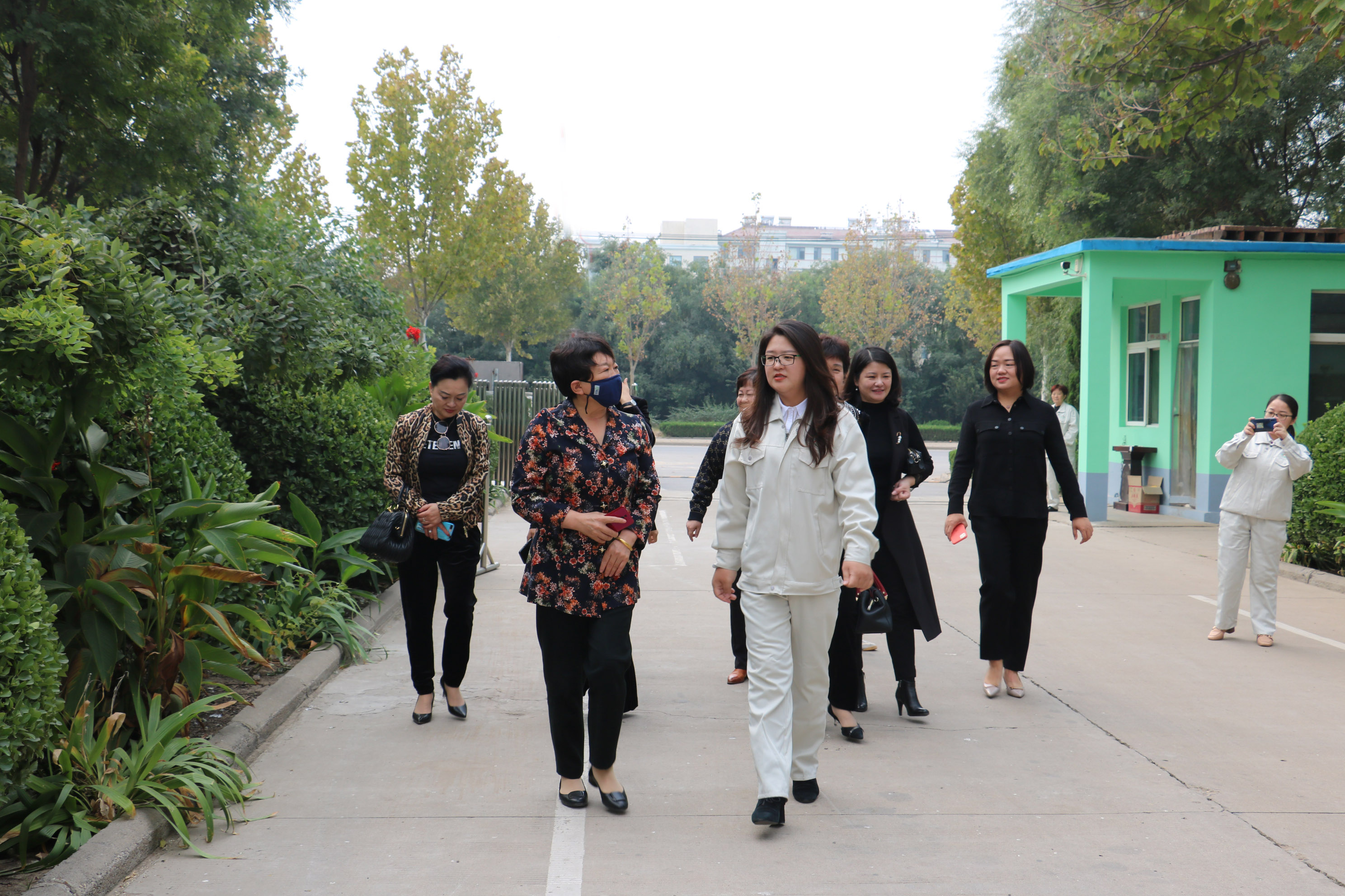 凝心聚力，共谋发展——德州市女企业家商会走进精东影业传媒APPV16颜料